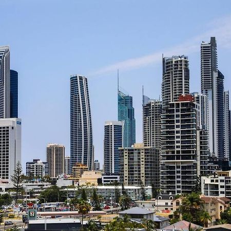 Modern 1 Brm Apartment With Pool Close To Beach 골드코스트 외부 사진