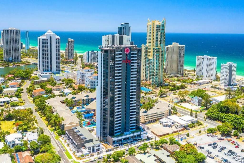 Modern 1 Brm Apartment With Pool Close To Beach 골드코스트 외부 사진
