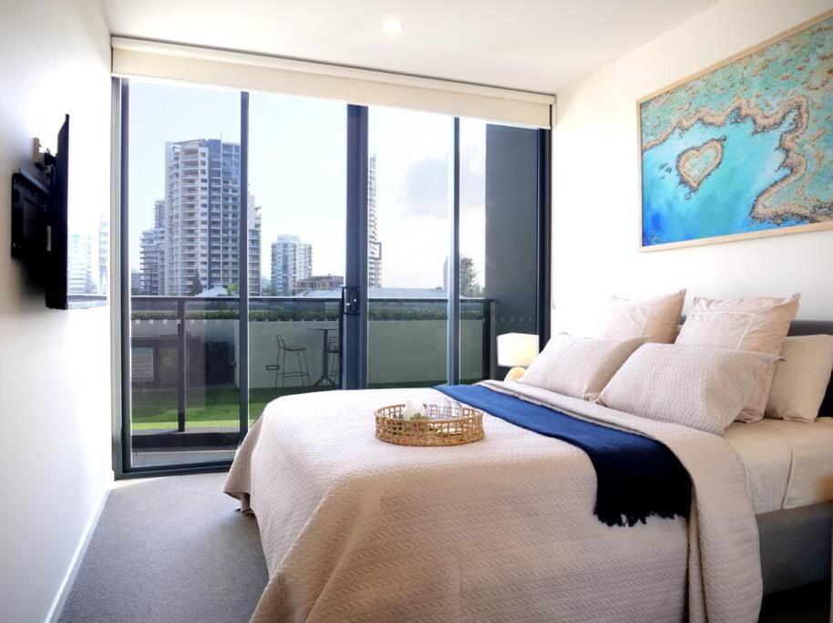 Modern 1 Brm Apartment With Pool Close To Beach 골드코스트 외부 사진